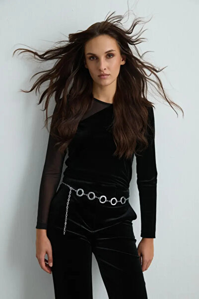 Gusto Asimetrik Tül Yakalı Kadife Bluz - Siyah