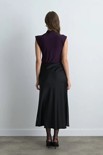 Gusto Verev Cut Long Satin Skirt - Black