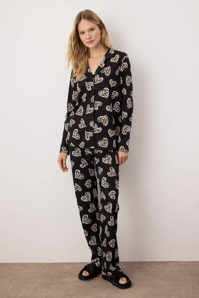 Trendyol Collection Fekete 100% pamut leopárd szív kötött pizsama szett THMAW25PT00142