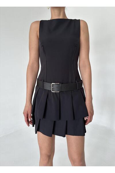 Laluvia Černé plisované šaty bez rukávů s detailem pásku