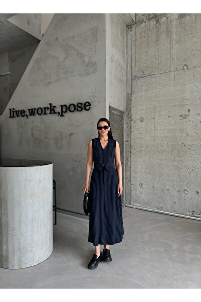 Laluvia Fekete harang szoknya mellény szett