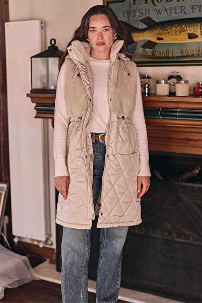 Olcay Çıkabiken Hooded Plush Garnished Quilted Vest Stone 8264