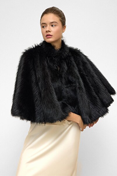 Olcay Short Faux Fur Poncho Black 1013