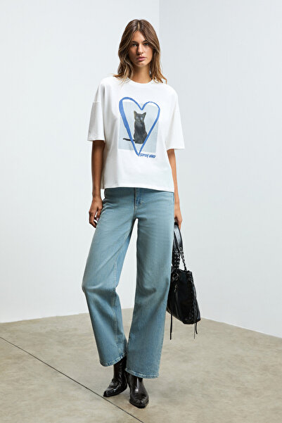 GRIMELANGE Ayukra women's soft and flexible fabric print detailed bicycle collar white t-shirt