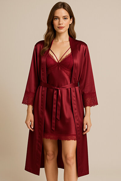 cherry queen Set de cămașă de noapte și halat de zi din satin burgundy cu detalii din dantelă – Cutie specială