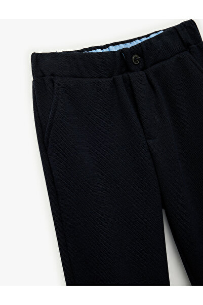 Koton Φούτερ με κουμπιά και λεπτομέρεια τσέπης σε βασική εμφάνιση παντελόνι