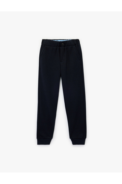 Koton Φούτερ με κουμπιά και λεπτομέρεια τσέπης σε βασική εμφάνιση παντελόνι