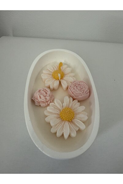 BY CLEO ADARA SCENTED CANDLE