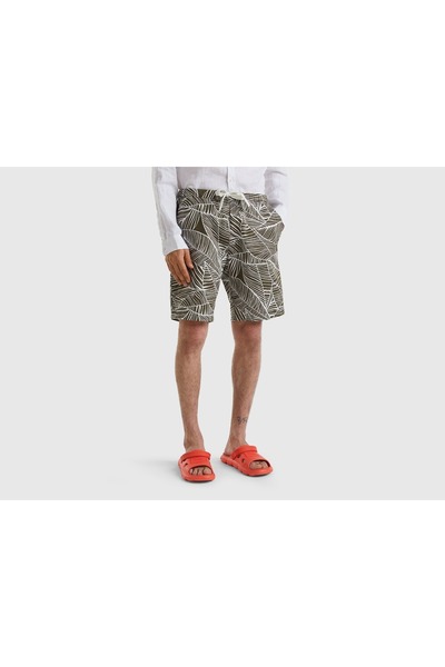 United Colors of Benetton Men's Bermuda Shorts with Tropical Print