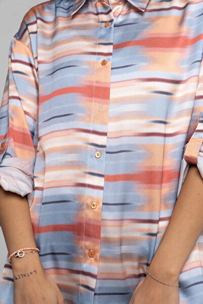 Nichii Women's Long Sleeve Button-Up Shirt with Printed Design