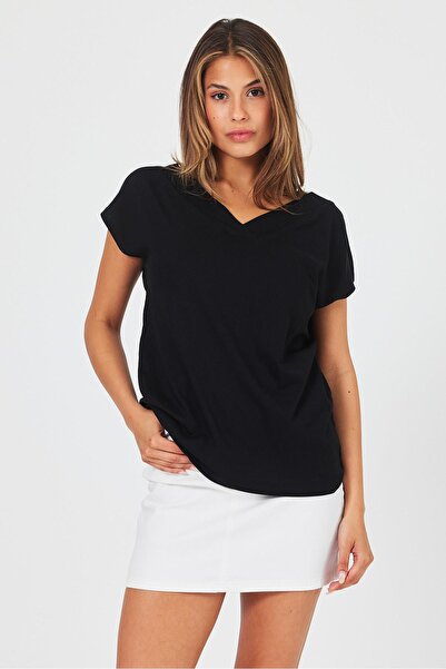 VENA Μπλουζάκι Almira μαύρο με λαιμόκοψη σε σχήμα V - Λεπτομέρεια στην πλάτη (Lyocell)
