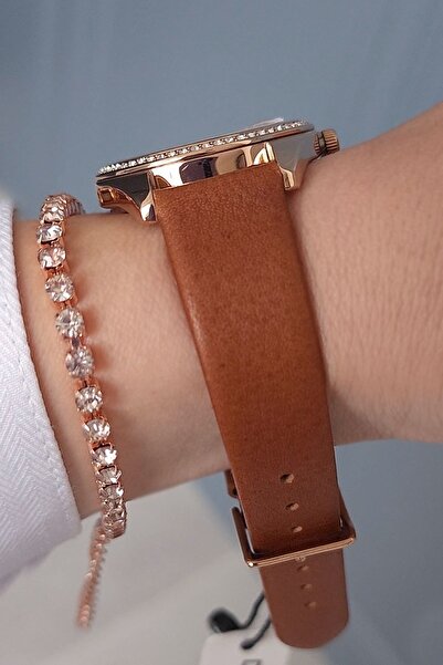 Daniel Klein Zarif, Taşlı, Takvimli, Taba Deri Kayışlı, Rose Kasa, Bileklik Hediyeli Kadın Kol Saati