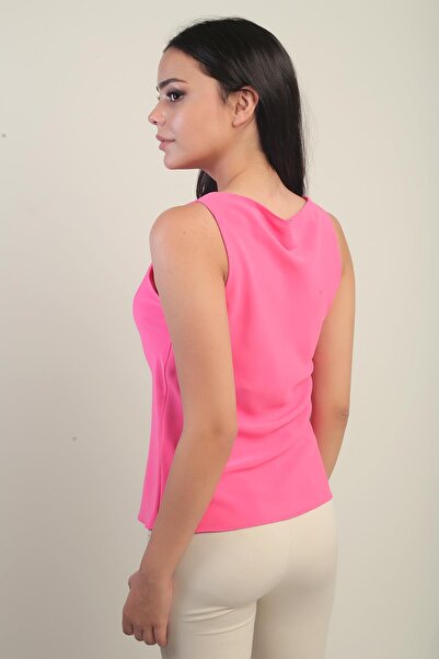 By Saygı Women's Peplum Collar Sleeveless Crepe Satin Blouse