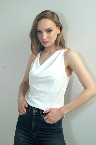 By Saygı Women's Peplum Collar Sleeveless Crepe Satin Blouse