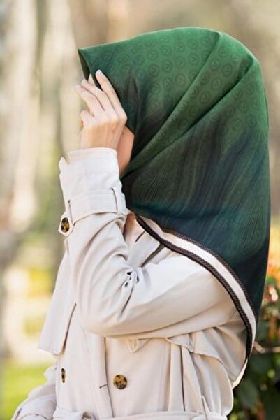 Vissona وشاح حريري بنمط أخضر زمردي 10659 - 0036