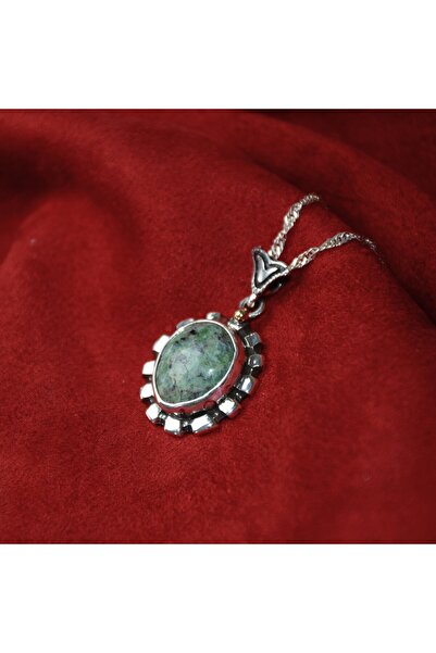 BlackCraft قلادة زمردية بإطار فضي من Göksu للسيدات