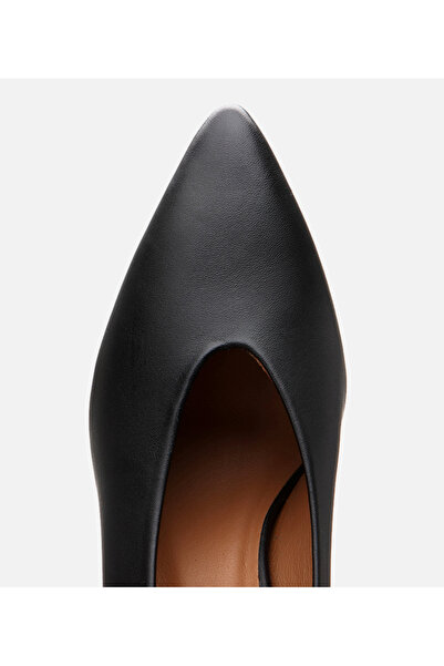 Hotiç Kadın Deri Siyah Zincir Detaylı Stiletto