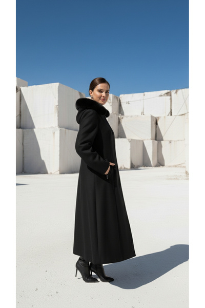 ALVİSTA Women's Black Cashmere Coat - Plush Detailed Hooded