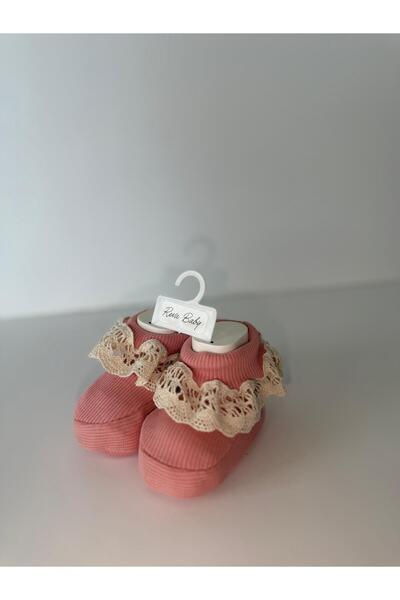 Reva baby Lace-Up Stretchy Pink Booties