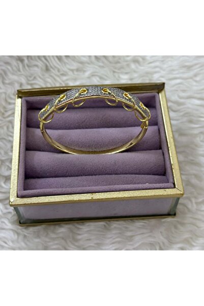 BY YASİN TOPÇU ✨   لمعان ذهبي، وضعية فريدة