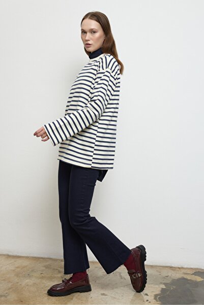 QANU Ριγέ κοντό φούτερ σε μπλε ναυτικό