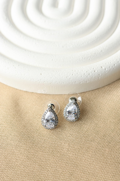 FİRST JEWELRY Zirkon Baget Taşlı Klasik Damla Küpe