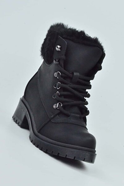 Dericibey حذاء نسائي قصير من جولدستيب برباط من الفرو