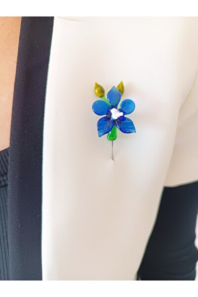 ADAMODART El Yapımı Cam Lacivert Orkide Broş – Çiçek Temalı Yaka Aksesuarı