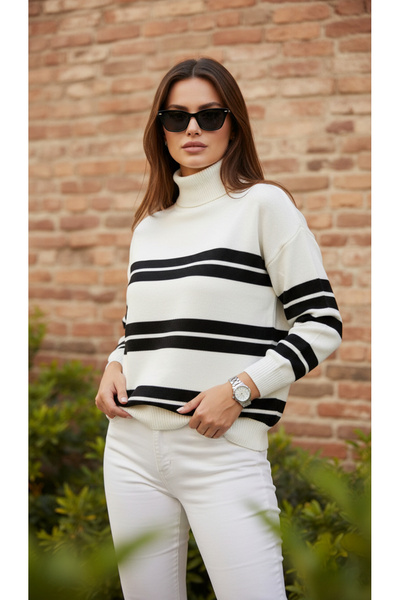 trendlina Pulover tricotat cu gât înalt în dungi
