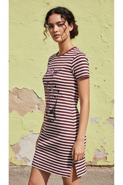 trendlina Ριγέ κοντομάνικο νυχτικό φόρεμα