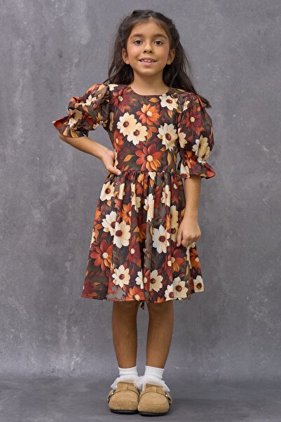 KÜÇÜĞÜM BUTİK Момичешка сатенена рокля с разкършен подол и мотив на маргаритки