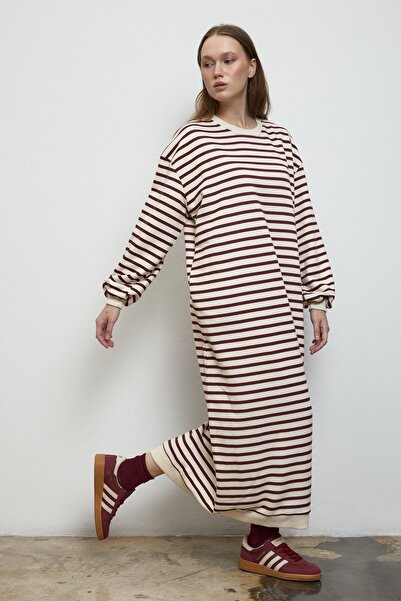 QANU Βασικό ριγέ μακρύ φούτερ μπορντό