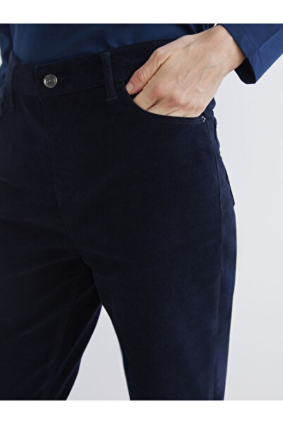 LC Waikiki Dar Fit Kadife Kadın Pantolon