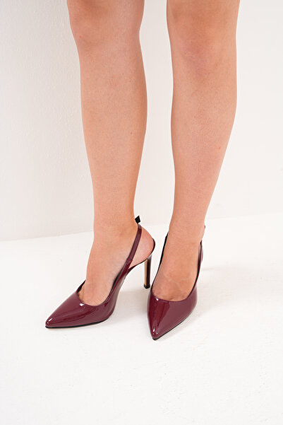 nuvilo حذاء نسائي بكعب رفيع من الجلد اللامع باللون العنابي بطول 10.5 سم