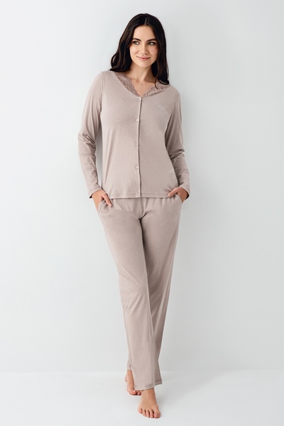 Pierre Cardin Women's Mink Licensed Lace Detailed Long Sleeve Buttoned Pajama Set 2 Pairs of Socks Gift