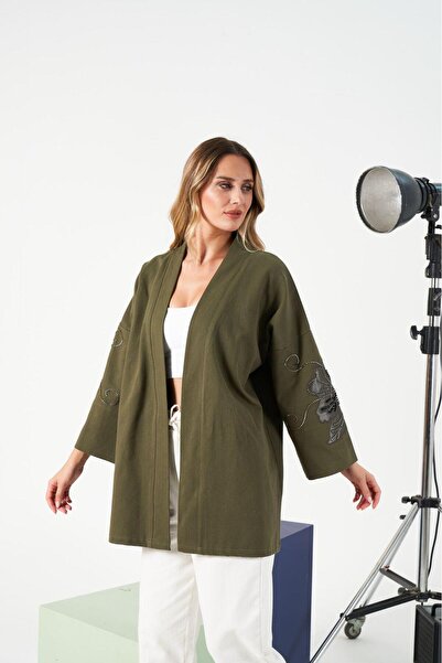 MİA NOURA Women's Oversize Kimono with Embroidered Sleeves and Back