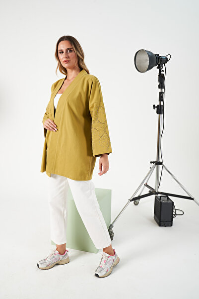 MİA NOURA Women's Oversize Kimono with Embroidered Sleeves and Back