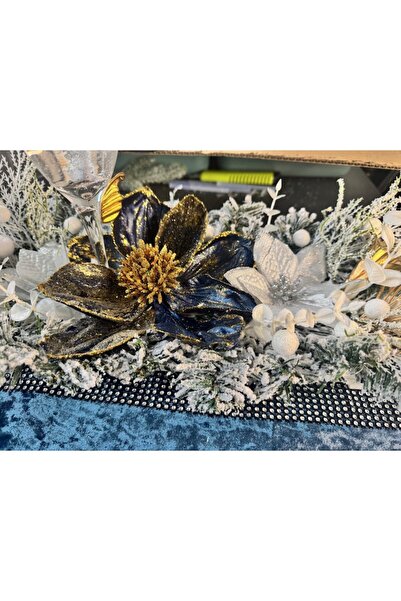 Handmade Aranjament craciun Luxury, Magnolia Neagra/Auriu, Flori de Gheata si Lumanare Pahar, Decor Iarna/Sar