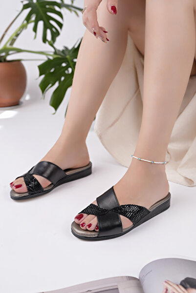 Akgün Kadın Hakiki Deri Siyah Şık Ev Terliği