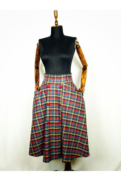 Sihirli Düğmeler تنورة خمر