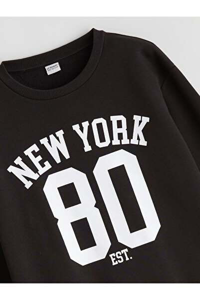 LC Waikiki LCW Kids Siyah Bisiklet Yaka New York Baskılı Erkek Çocuk Sweatshirt W5I435Z4