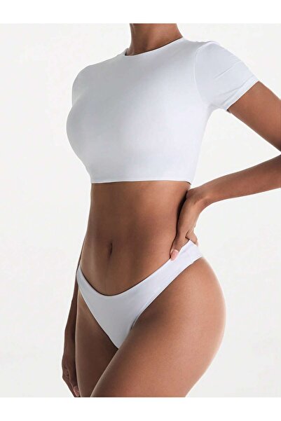 Liona Düz Desensiz Baskısız Beyaz Renk Bisiklet Yaka Kısa Kollu Crop Top Büst...