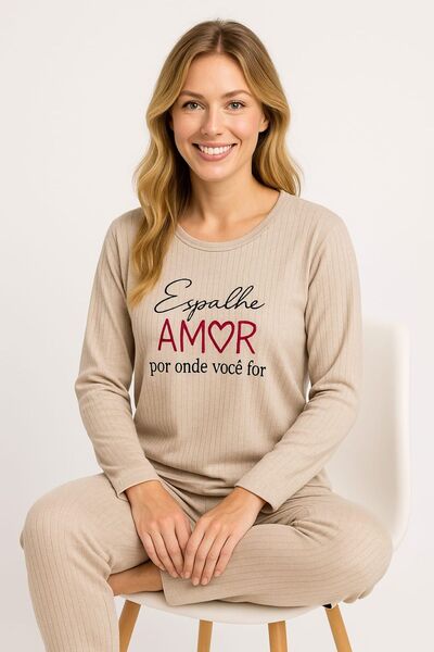 enmodaiçgiyim Σετ γυναικεία πιτζάμα σε ανοιχτό μπεζ ριγέ – Μακρύ μανίκι, Άνετη εφαρμογή, Μαλακό ύφασμα, Ευέλικτο