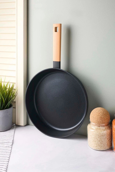 PerottiHome Cookwood Black Induction Base Wooden Handle Ceramic Pan 24 cm