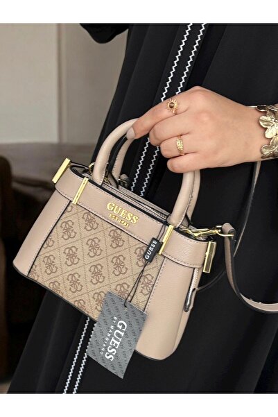 Generic Shoulder bag with accessories