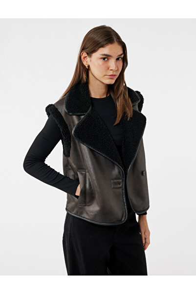 Koton guler ridicat Vestă fără mâneci cu detalii de pluș