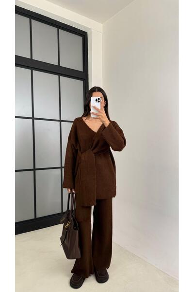 Gaus طقم تريكو مكون من سترة وبنطلون بتفاصيل ربط باللون البني GAUS-00526