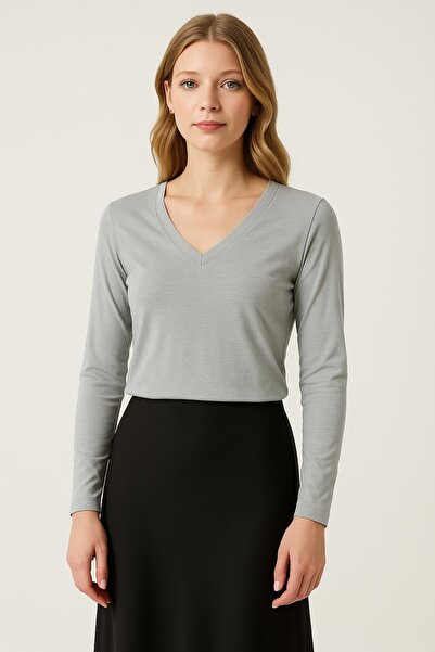 HAKKE V-neck long sleeve blouse