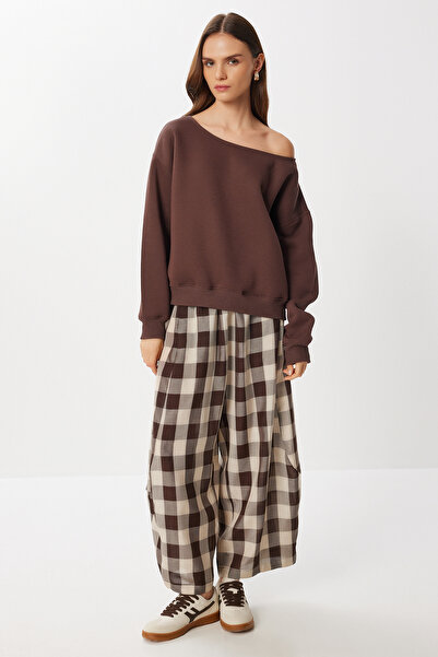 Lovelyİstanbul Πλεκτό φούτερ με ανοιχτό ώμο LAN0076 ΚΑΦΕ