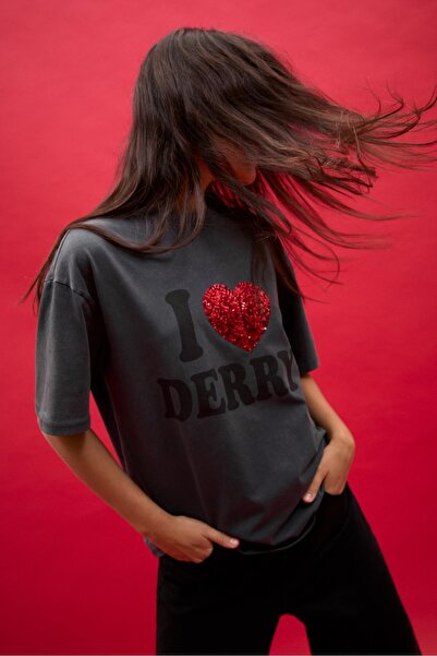 Stradivarius Oversize faded-effect Derry T-shirt